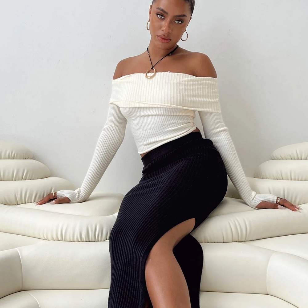 Tanna Black Ribbed Midi Skirt – XS/S